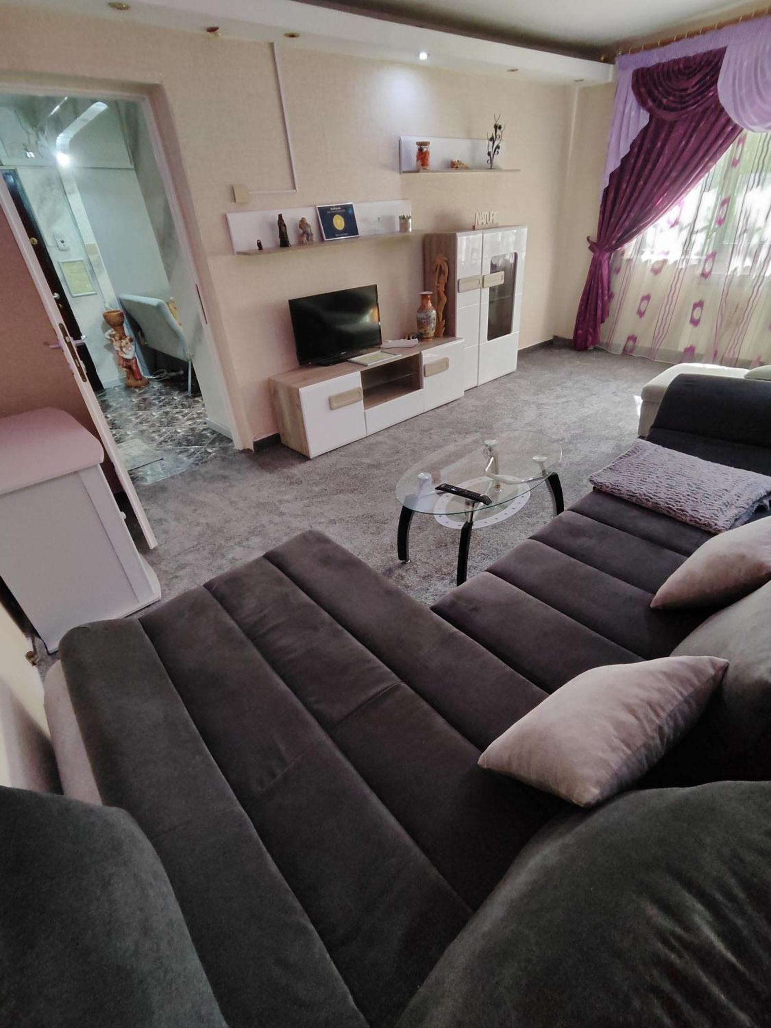 Maxx Apartment Bacău